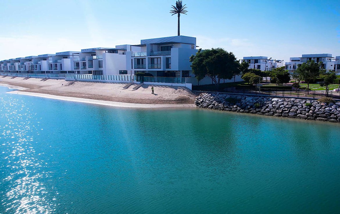 Waterfront Sea View Villa in Ajmal Makan 2