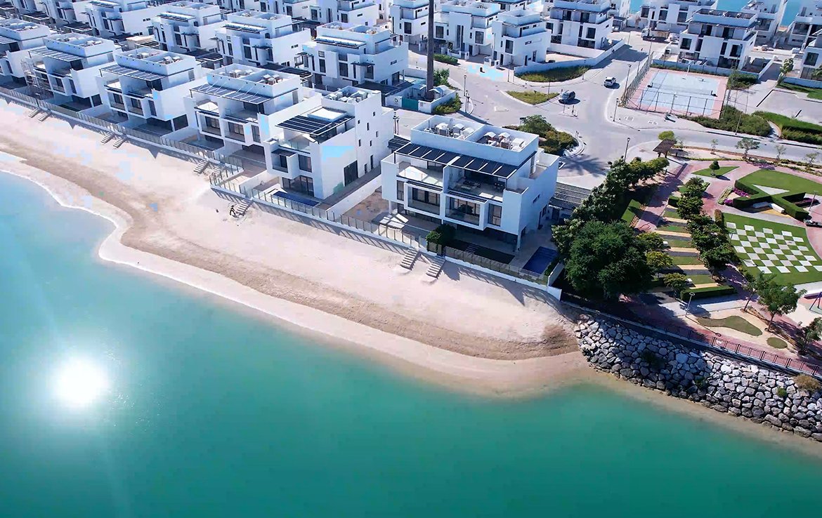 Airplane Waterfront Sea View Villa in Ajmal Makan
